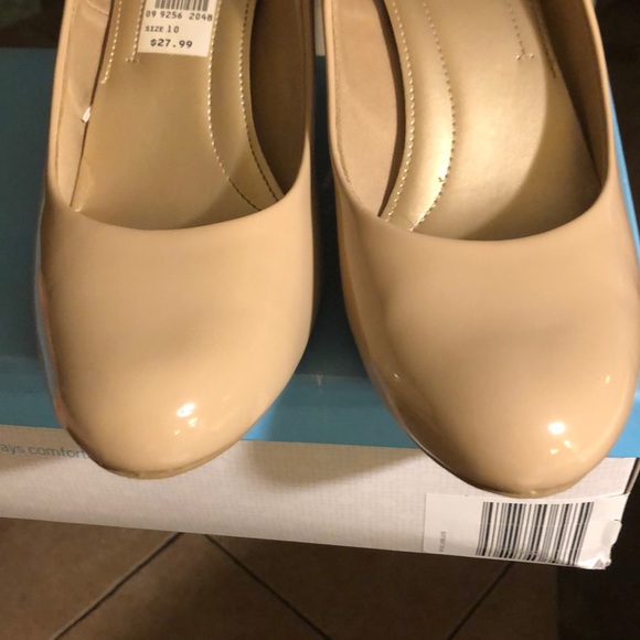 Nude pumps/heels - Picture 4 of 4